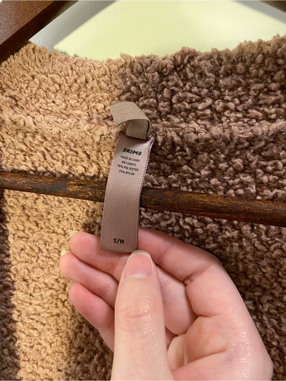 Skims Terrycloth Robe - Picture 5 of 5